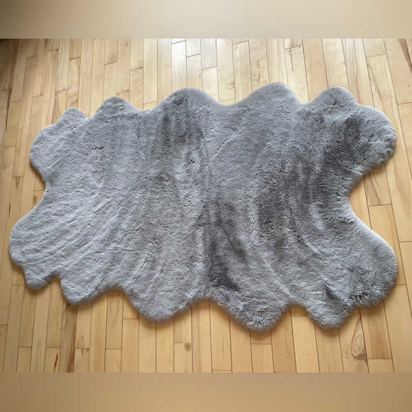 Buttery soft fake sheep skin large - Picture 3 of 3